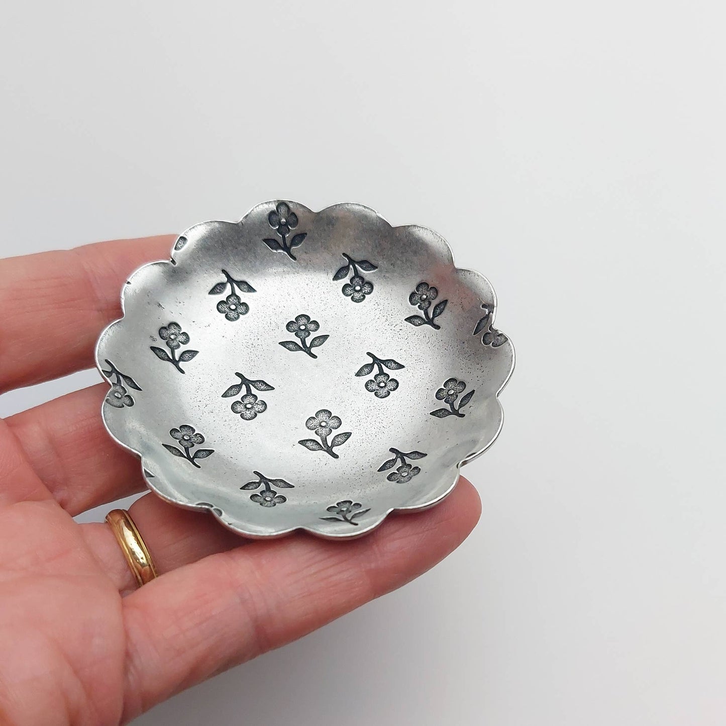 Pewter Scalloped Floral Ring Dish