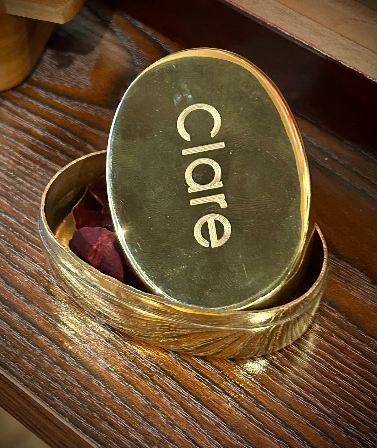 3" Oval Antiqued Brass Trinket/Pill/Tobacco/Snuff Box