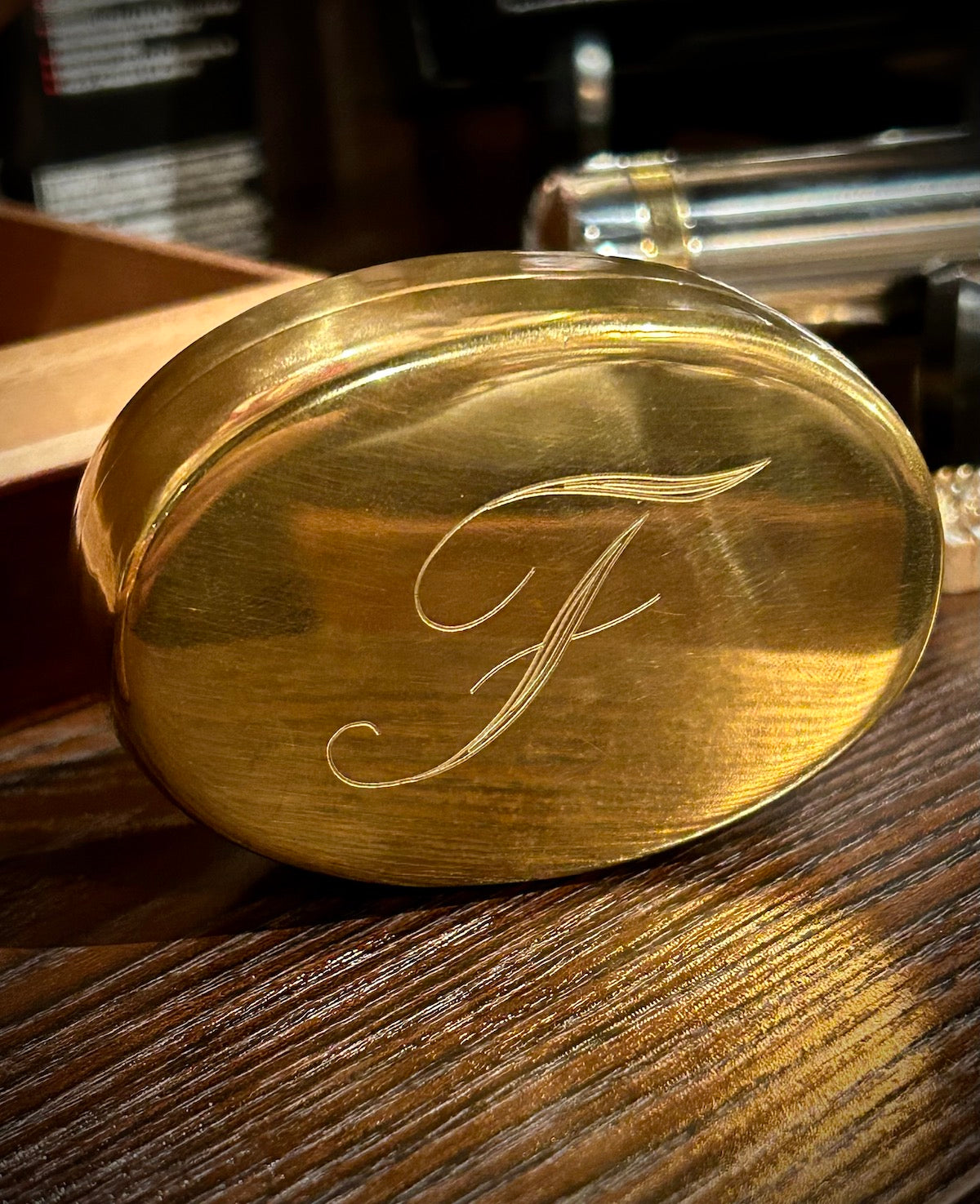 3" Oval Antiqued Brass Trinket/Pill/Tobacco/Snuff Box