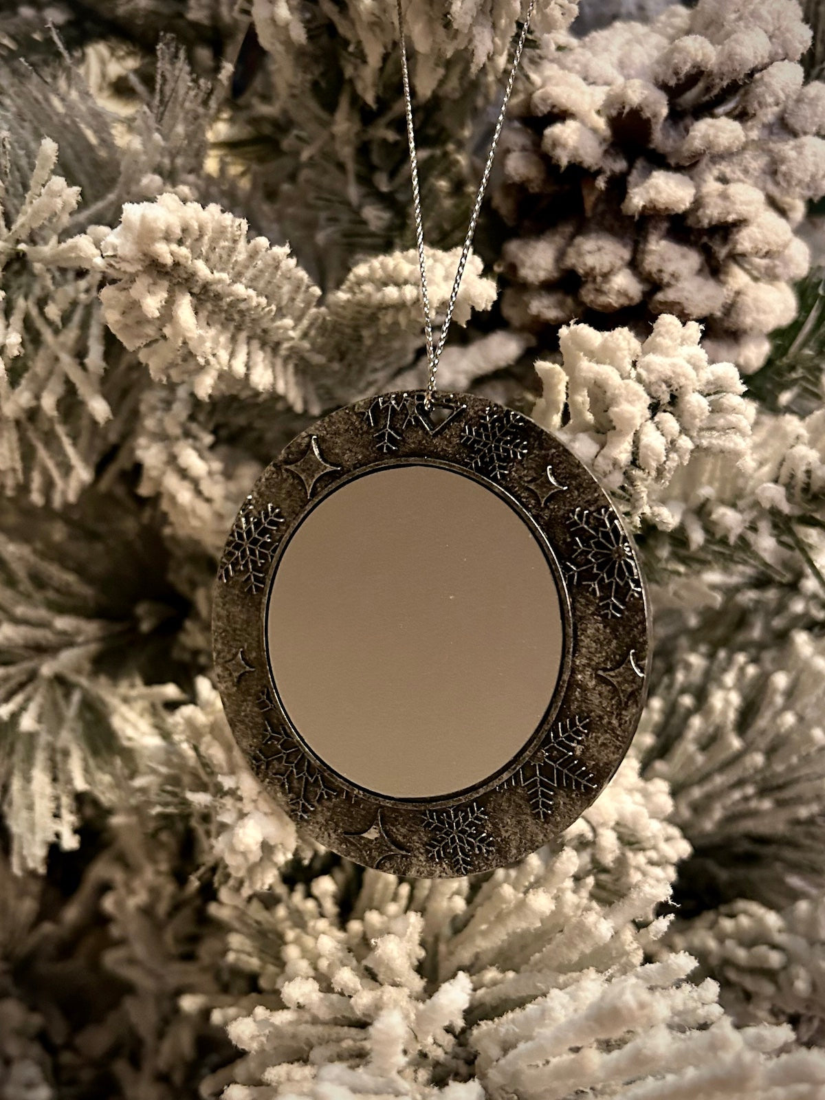 Antique Silver Round Snowflakes & Stars with Silver String Ornament