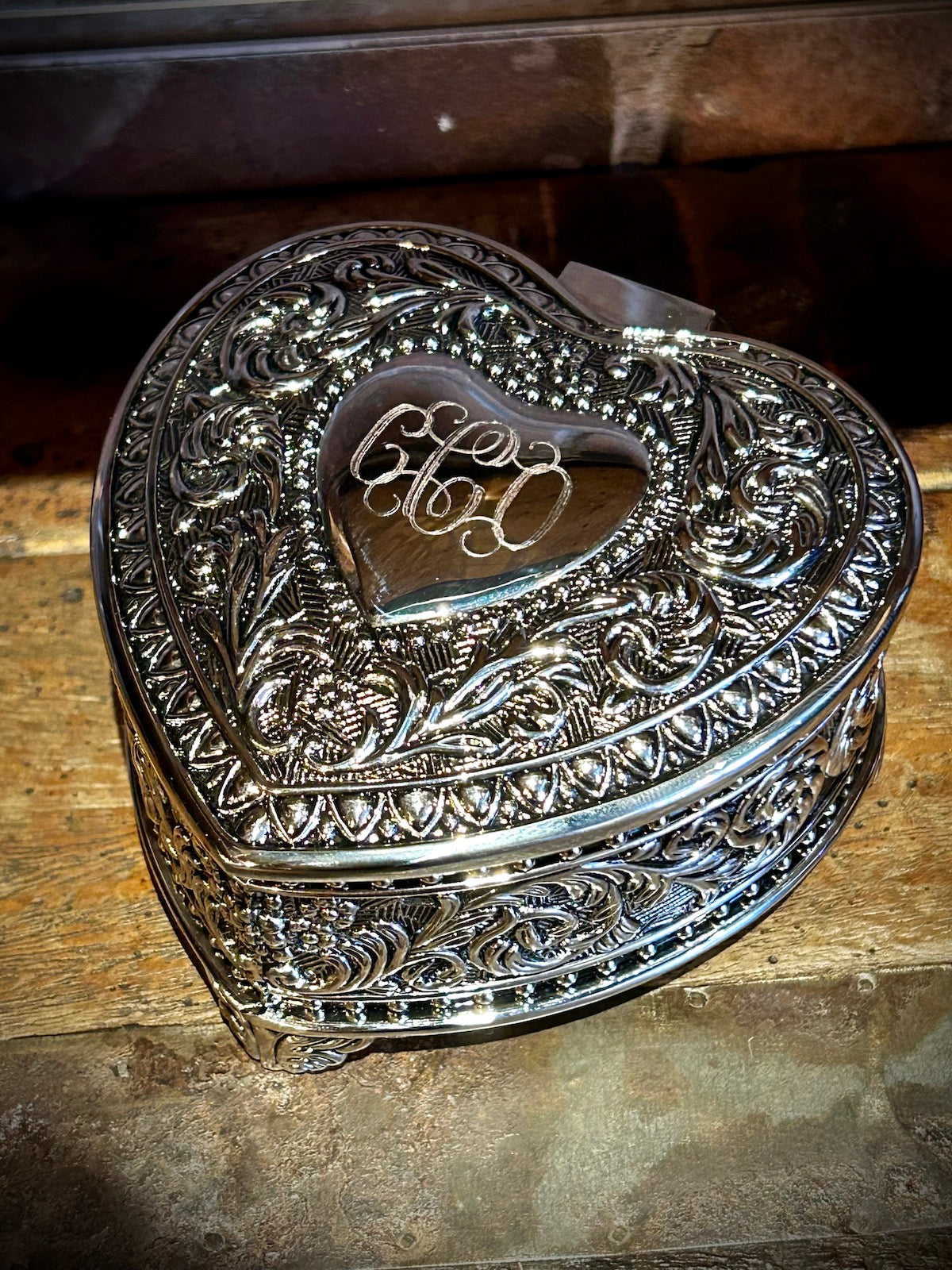 Silver shops Trinket/Keepsake Box - Sterling Silver Heart Shape with Jeweled Heart