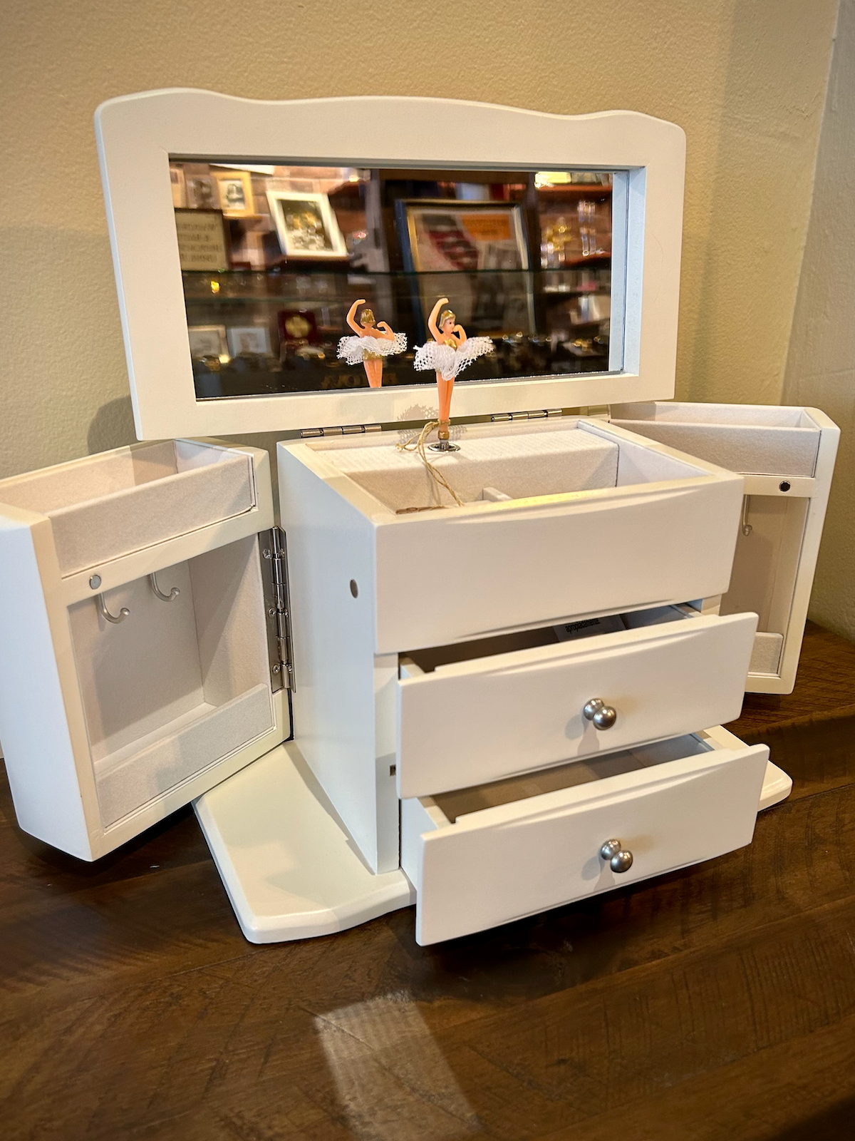 Mele & Co. "Angelica" Musical Ballerina White Jewelry Box