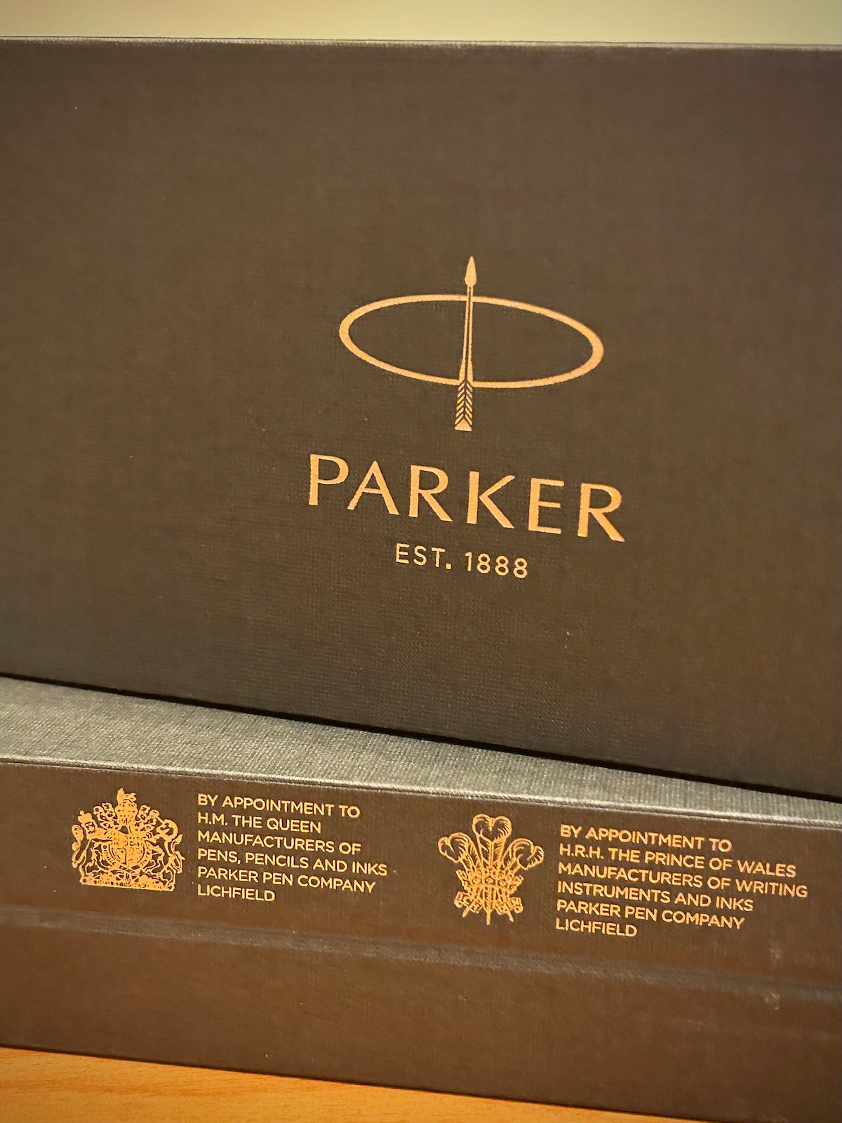 Parker Sonnet Red Lacquer with Gold Trim Fountain Pen