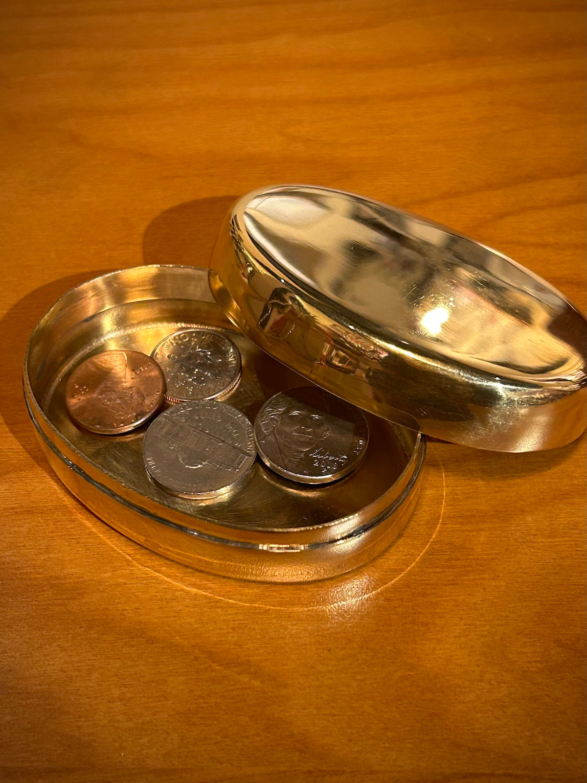 3" Oval Antiqued Brass Trinket/Pill/Tobacco/Snuff Box