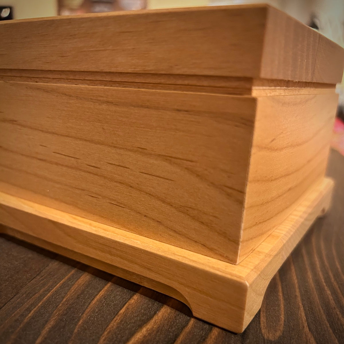 Red Alder Wood 5 x 5 x 3.5" Urn