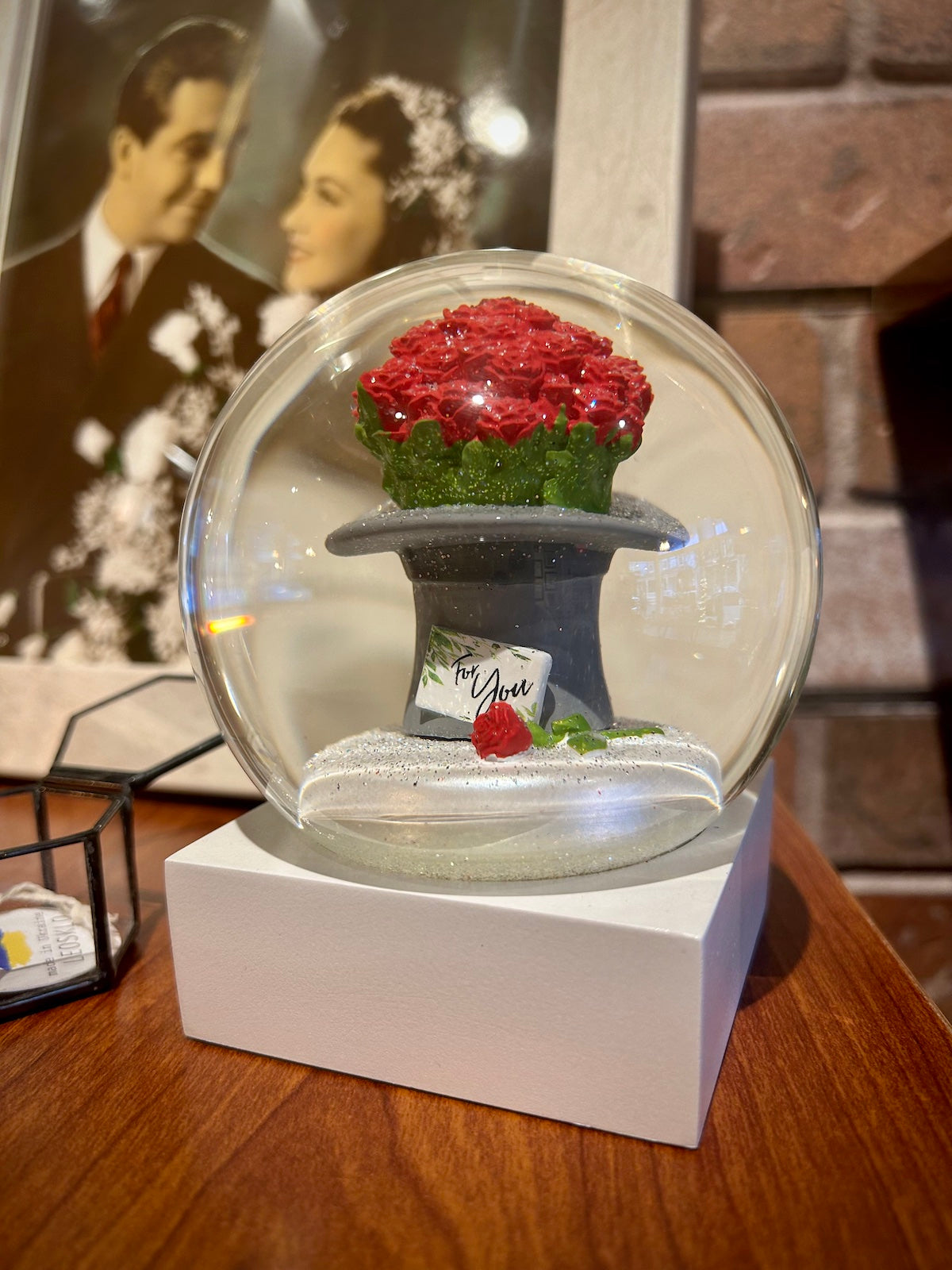 Rose Bouquet Snow Globe