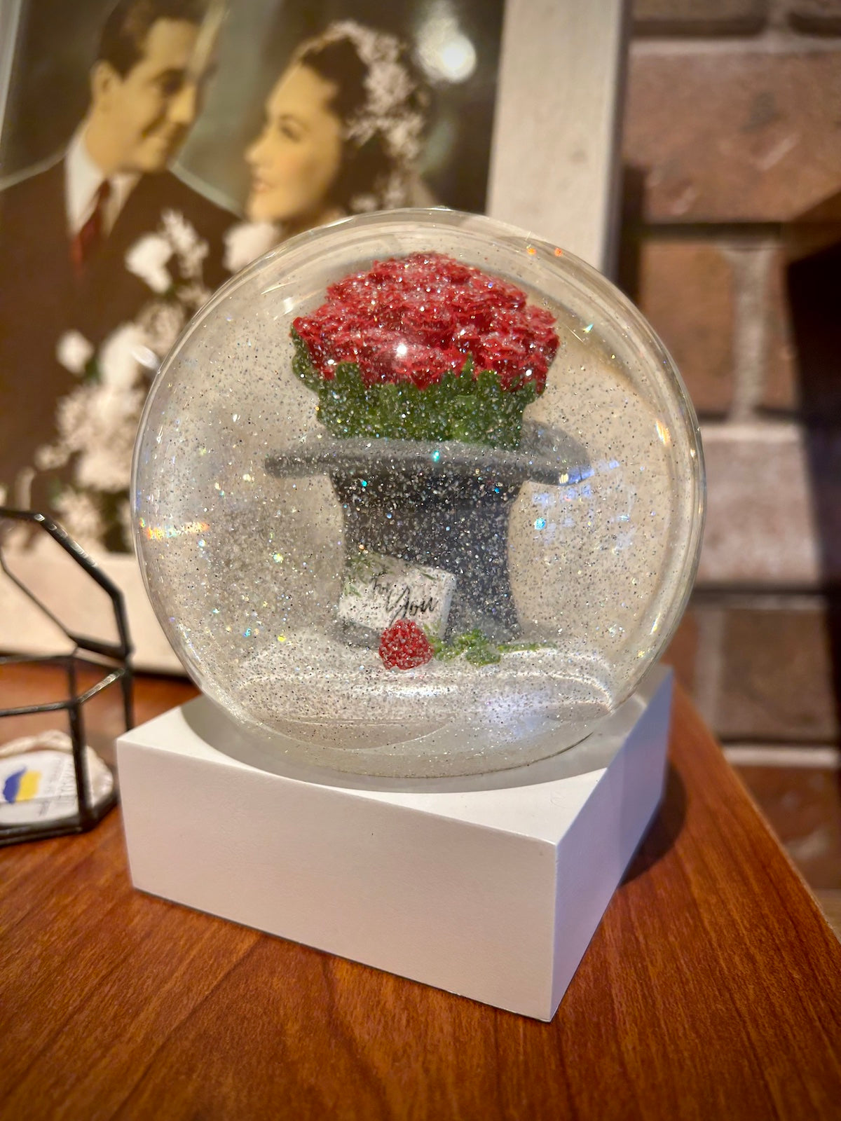 Rose Bouquet Snow Globe