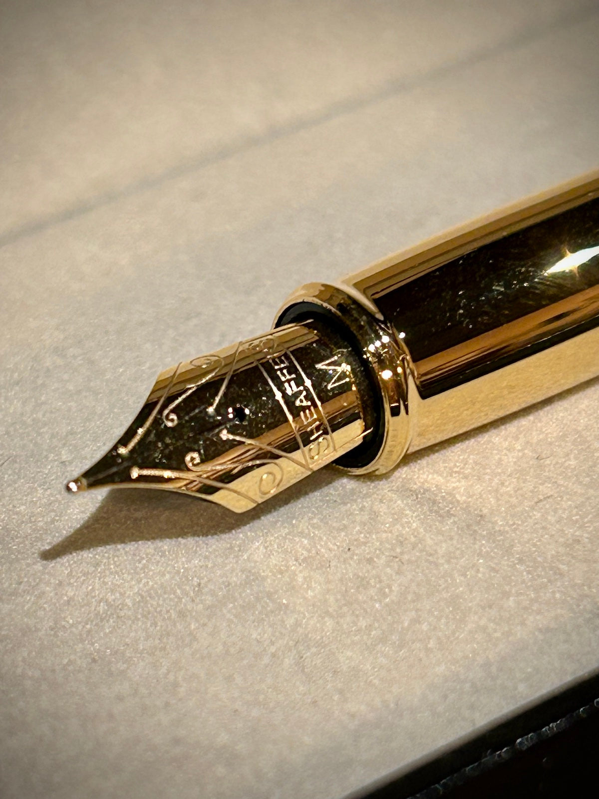 Sheaffer 100 Glossy PVD Gold with Gold Trim Fountain Pen