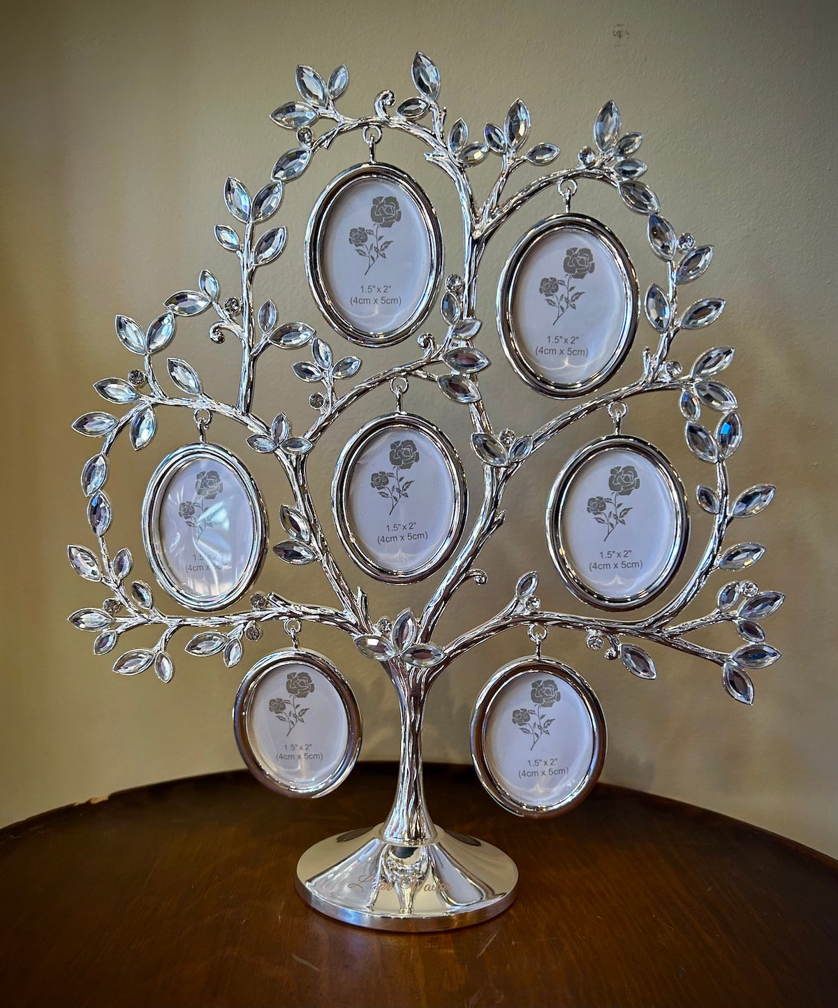 Silver Metal Seven 1.5x2" Photos Family Tree