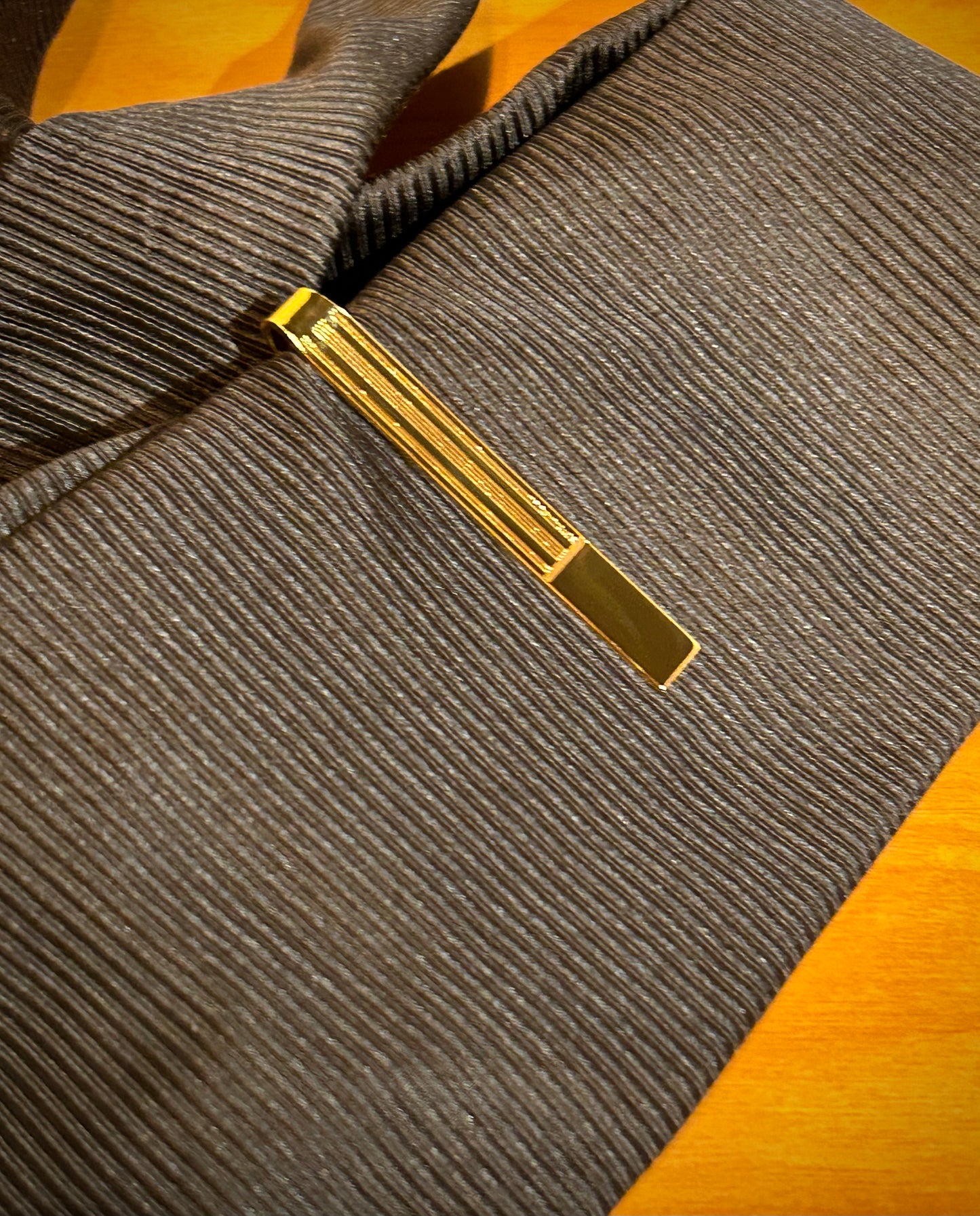 18kt Gold Etched Tie Bar