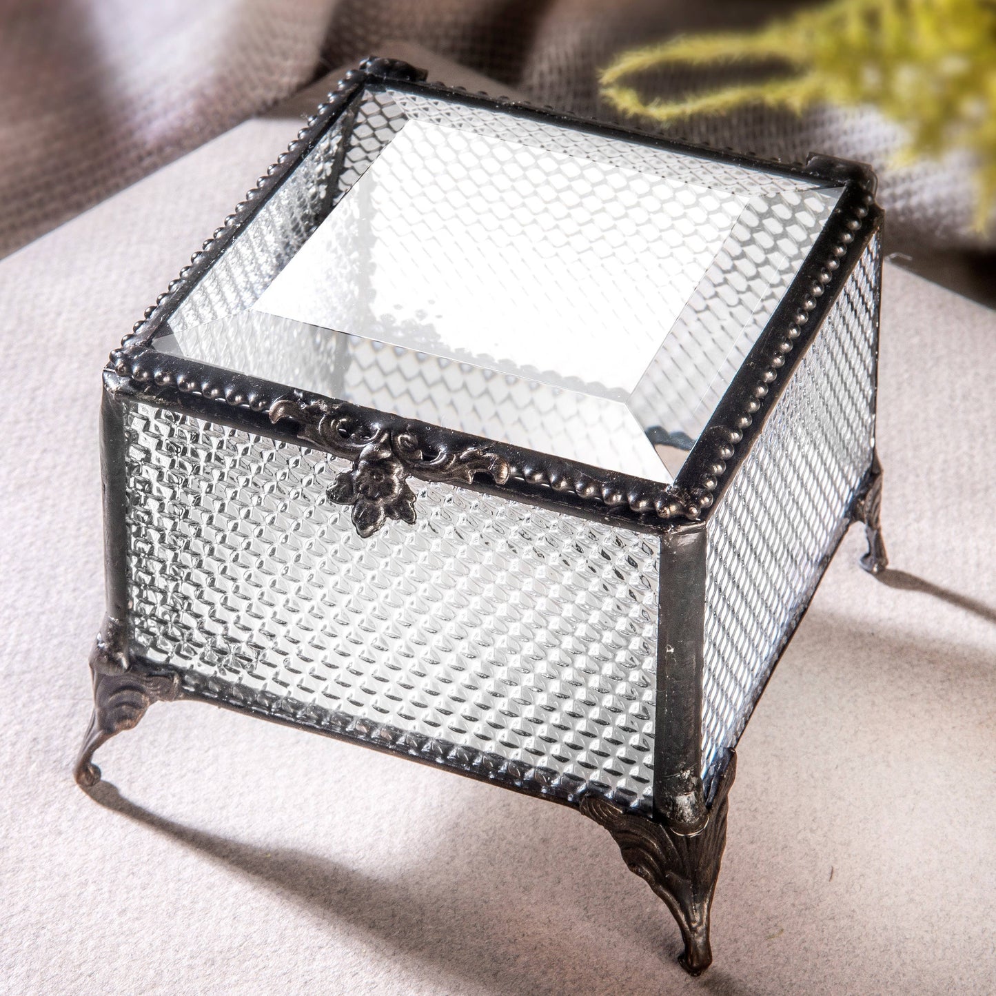 Clear Glass Vintage Style Jewelry Keepsake Trinket Box