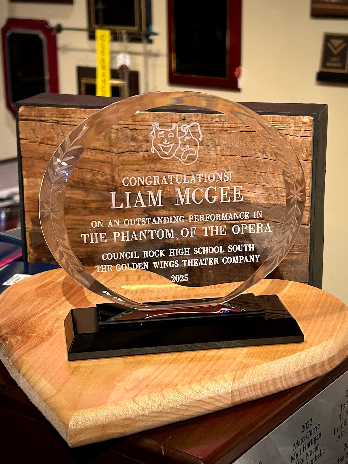 Oval Wreath Accented Glass Award with Black Base