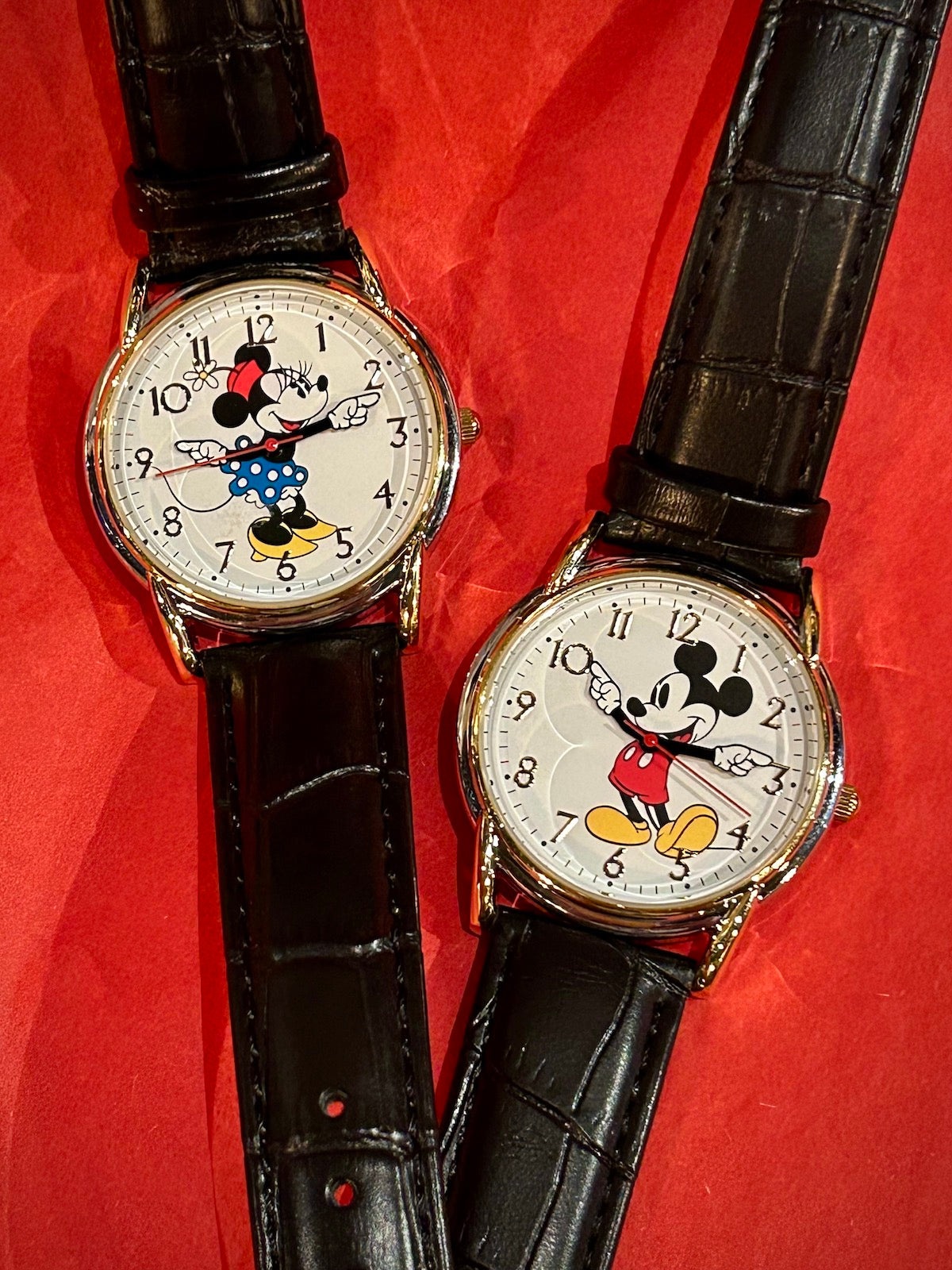 Disney Minnie Mouse with Moving Arms Watch with Black Strap