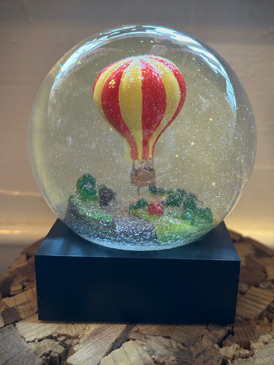 Hot Air Balloon Snow Globe