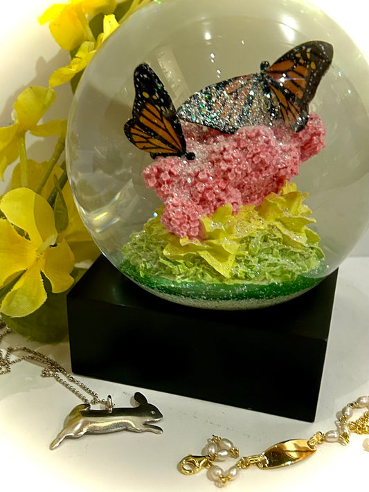 Monarch Butterfly Snow Globe