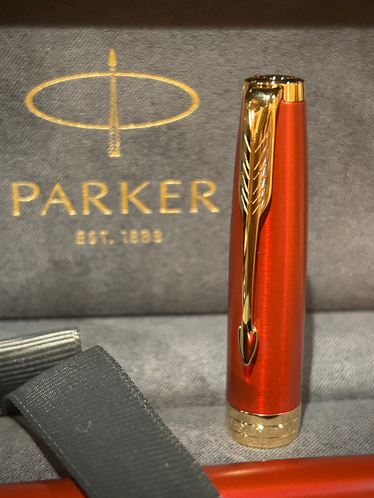 Parker Sonnet Red Lacquer with Gold Trim Fountain Pen