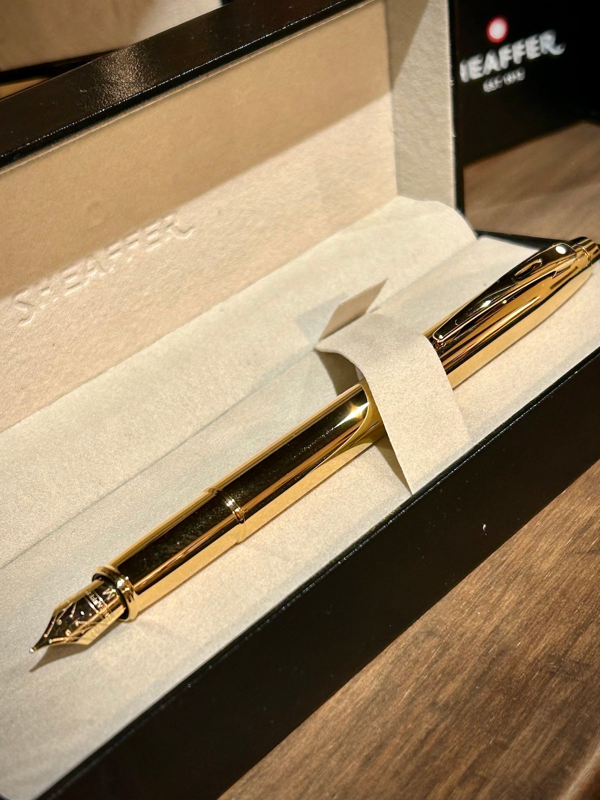 Sheaffer 100 Glossy PVD Gold with Gold Trim Fountain Pen