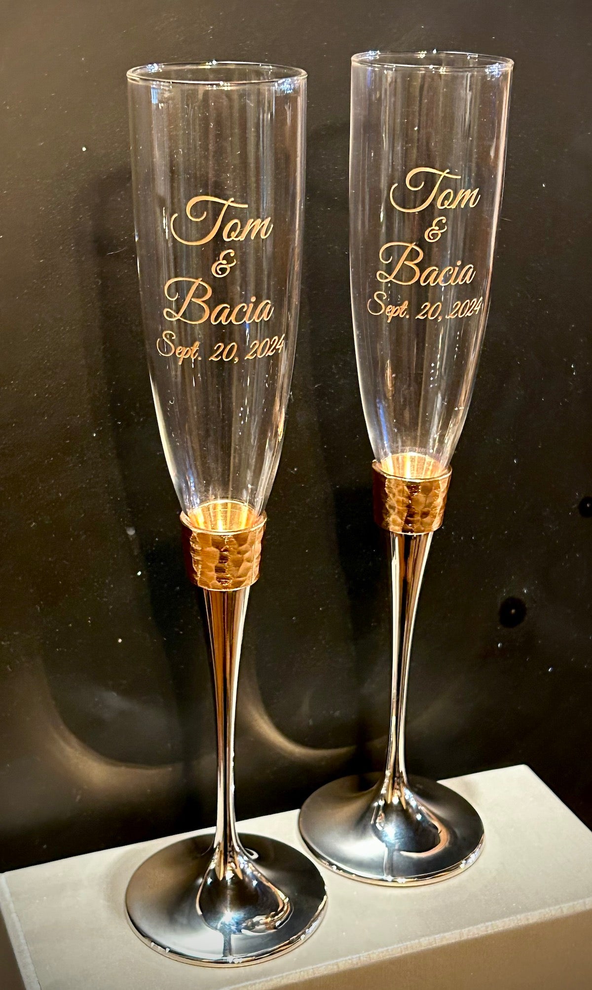 Hammered Gold Band Champagne Flutes